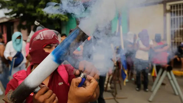 Lawan Polisi, Demonstran Anti-Pemerintah Buat Mortir Rakitan di Nikaragua