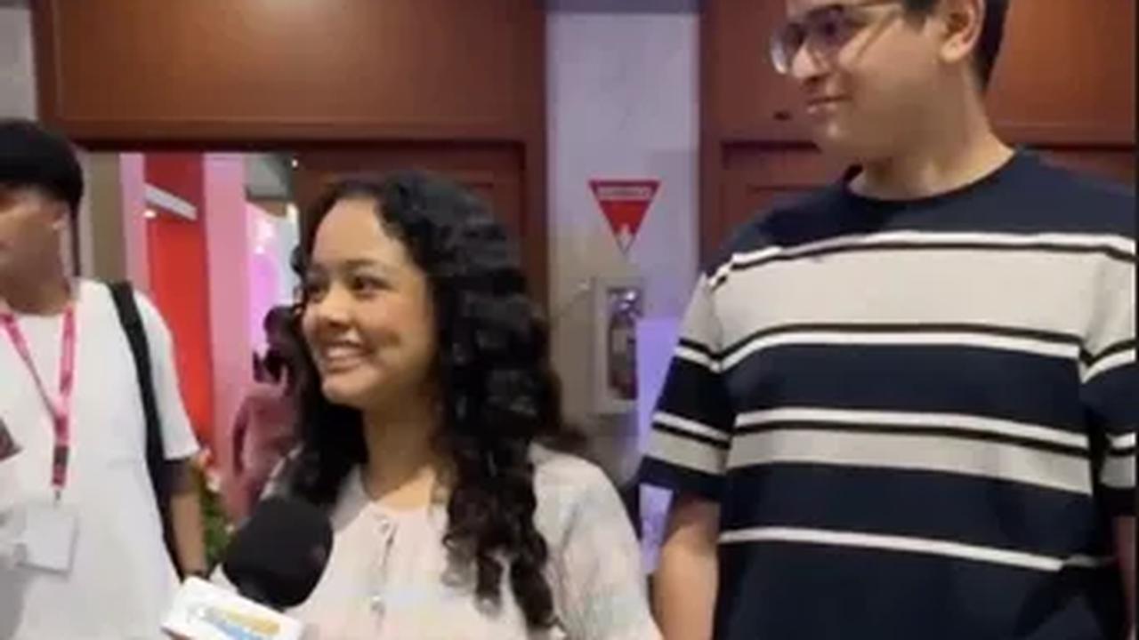 Mutiara mengatakan bahwa dirinya bukanlah sosok wanita yang rutin dan selalu membeli peralatan make up dan juga skincare.