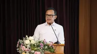 Wakil Menteri Dalam Negeri (Wamendagri) Bima Arya Sugiarto meminta pemerintah daerah (pemda) memastikan pembangunan ekonomi berjalan seiring dengan upaya menjaga kelestarian lingkungan.