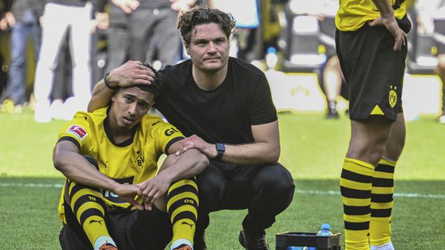 Foto: Banjir Air Mata di Markas Borussia Dortmund, Gelar Liga Jerman 2022 / 2023 Melayang Jadi Milik Bayern Munchen