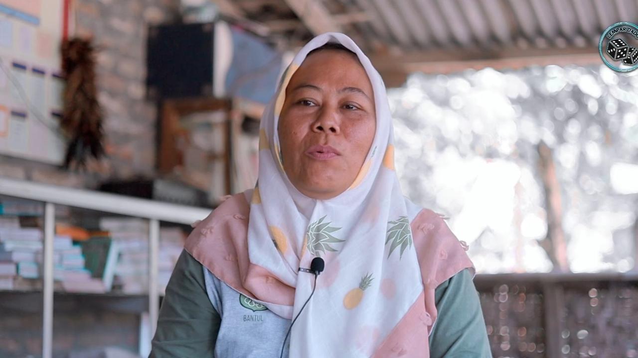 Suami Dipecat & Jualan Keripik Bayam Awalnya Tak Laku, Ratmi Kini Jadi Pengusaha Sukses