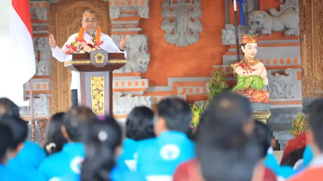 Menteri Desa Eko Putro