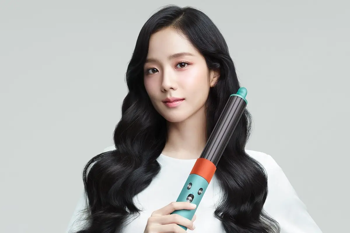 Jisoo BLACKPINK baru saja diperkenalkan sebagai Dyson Ambassador terbaru