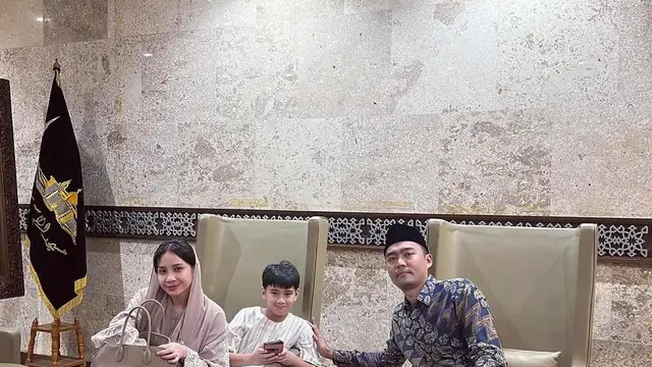 6 Potret Raffi Ahmad Itikaf di Masjid Istiqlal Ajak Nagita dan Rafathar, Bertemu Menteri Agama