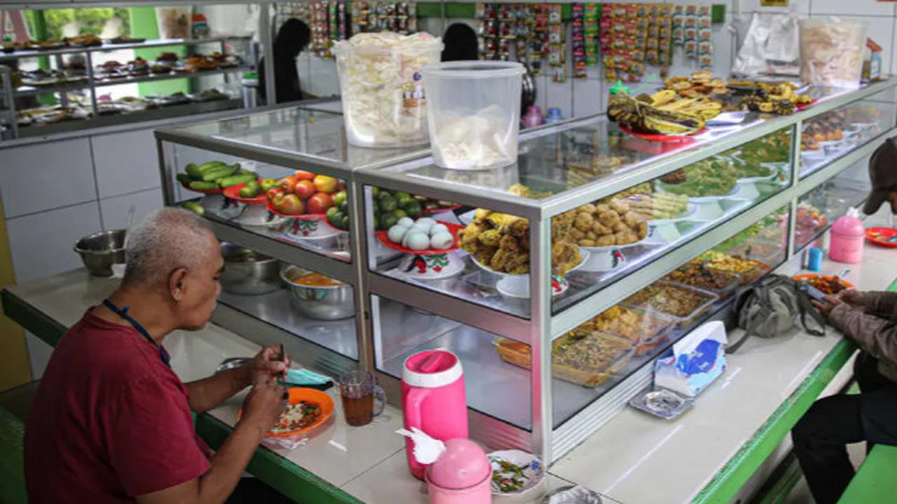 Ternyata di Madinah Dekat Masjid Nabawi Ada Warmindo Isinya Menu Makanan Khas Indonesia, Begini Penampakannya