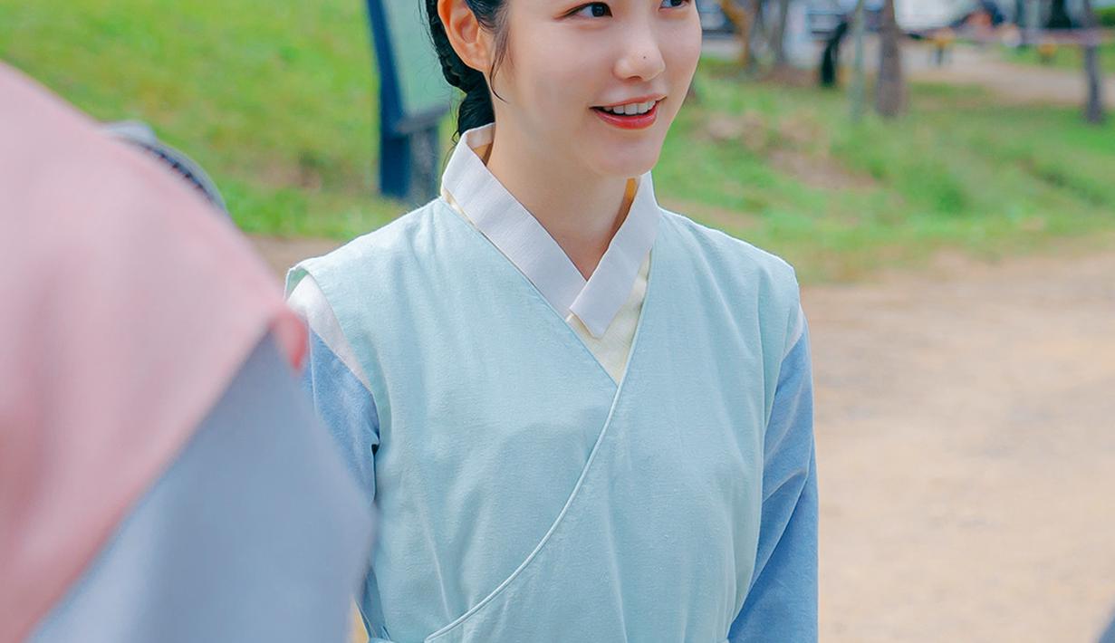 Drakor The Secret Romantic Guesthouse. (SBS via Soompi)