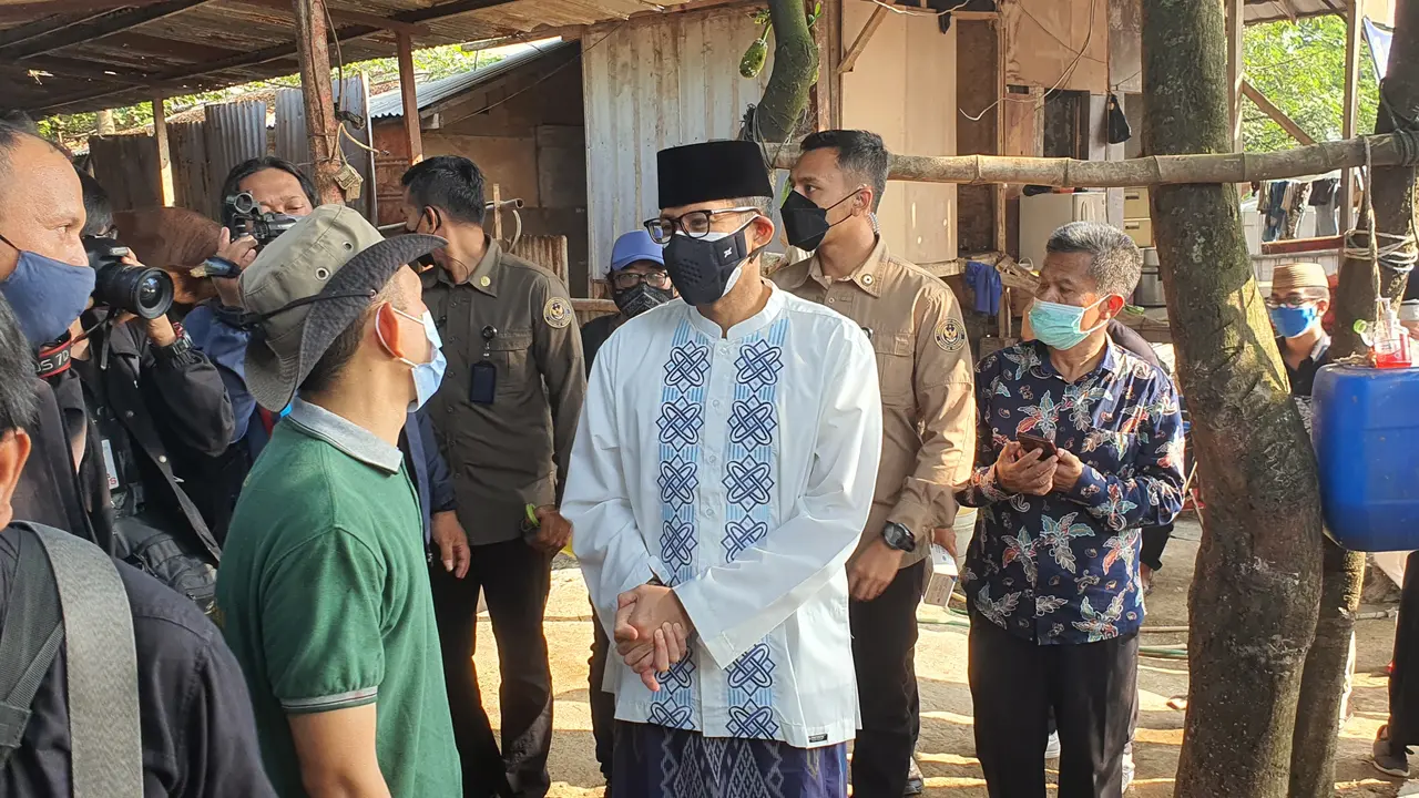 Sandiaga Uno Berikan 1.000 Hewan Kurban di Kecamatan Depok