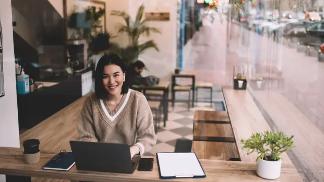 wanita juli third place urban