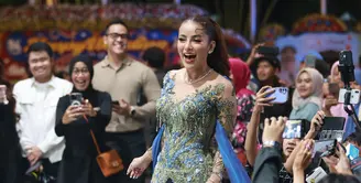 Olla Ramlan jadi salah satu paling mencuri perhatian di Ngunduh Mantu Al Ghazali dan Alyssa Daguise