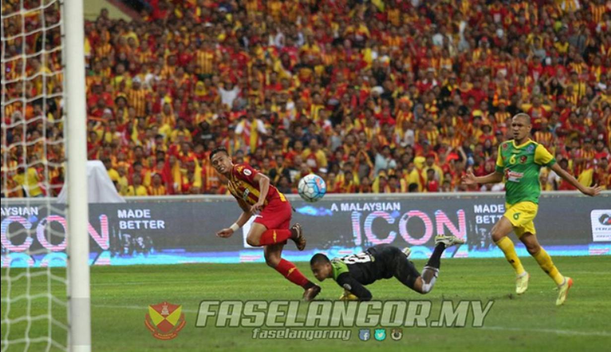 Ahmad Hazwan Bakri mencetak gol kemenangan Selangor FA ke gawang Kedah FA dalam final Piala Malaysia di Stadion Shah Alam, Selangor, Sabtu (12/12/2015). (Instagram/Faselangor.my))