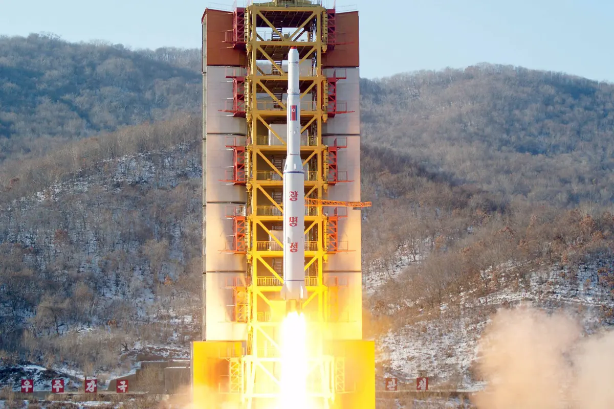 20160207-Korea Utara  Luncurkan Roket Mirip Rudal yang Bikin Waswas Dunia
