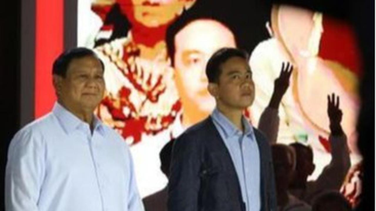 Calon presiden nomor urut 2 Prabowo Subianto memberi peringatan terhadap para koruptor. Prabowo menegaskan, bahwa dirinya tidak akan pernah gentar melawan koruptor.