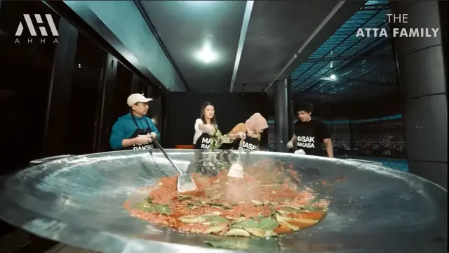 [Fimela] Atta Halilintar Masak Besar