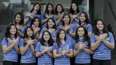 Pebasket Merpati Bali foto bersama saat berkunjung ke kantor Bola.com di Gondangdia, Jakarta, Jumat (16/3/2018). Dalam kunjungan tersebut para penggawa Merpati Bali berbagi cerita tentang persiapan Srikandi Cup 2018 seri ketiga. (Bola.com/M Iqbal Ichsan)