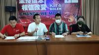 Konferensi pers Partai Tindakan Demokratik (DAP) Malaysia pada Senin (27/2/2023) seputar&nbsp;kasus pengusaha yang kehilangan 3,4 miliar rupiah setelah mengangkat telepon dari penipu.(Facebook&nbsp;via WORLD OF BUZZ)