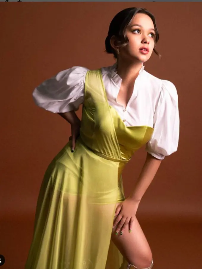 7 Potret Rebecca Klopper, Artis yang Dikabarkan Dekat dengan Fadly Faisal