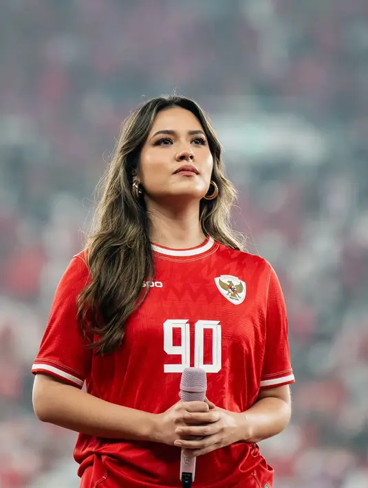 <p>Melalui akun Instagramnya, Raisa mengungkap perasaannya usai tampil di GBK. Ini merupakan pengalaman kedua baginya tampil di hadapan ribuan penonton. (Foto: Instagram/ raisa6690)</p>