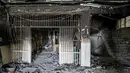 Kondisi kerusakan penjara Evin setelah kebakaran di Teheran, Iran, Minggu (16/10/2022).  Kebakaran berkobar hari Sabtu di tengah-tengah protes yang sedang berlangsung dan kini memasuki pekan kelima. (Iranian Mizan News Agency via AFP)