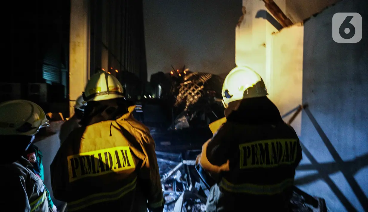 Kebakaran menghanguskan sebagian bangunan Museum Nasional pada pukul 20.00 WIB 16 September 2023. (Liputan6.com/Faizal Fanani)