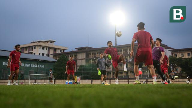 Latihan Timnas Indonesia Senior dan Timnas Indonesia U-20