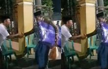 Tak Hanya Makanan, Isi Bingkisan Pengajian di Blitar Ini Bak Pindah Rumah