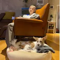 Pakaian Rose Blackpink Tetap Mahal Meski Hanya Santai di Rumah. (dok.Instagram @roses_are_rosie/https://www.instagram.com/p/CJOXz24Bx1r/Henry)