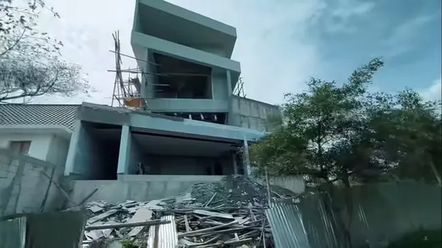 Dilengkapi Lift, Ini 7 Potret Pembangunan Rumah Baru Verrel Bramasta