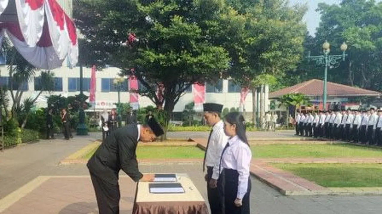 Pemerintah Provinsi (Pemprov) DKI Jakarta melantik 5.846 guru sebagai Pegawai Pemerintah dengan Perjanjian Kerja (P3K) di Balai Kota DKI Jakarta, pada Jumat (28/7/2023).