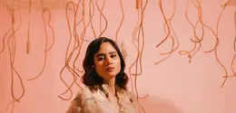 Intip gaya Tissa Biani dalam balutan kebaya encim rancangan Didiet Maulana yang bikin ia terlihat anggun (@tissabiani)