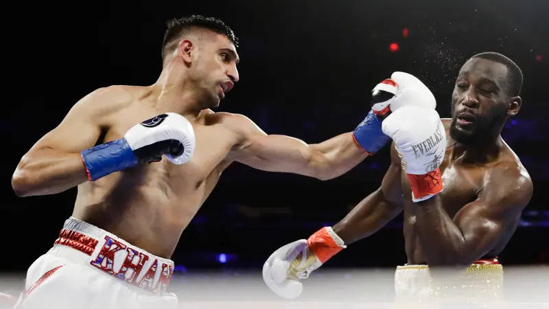 Amir Khan Menyerah, Terence Crawford Menang TKO