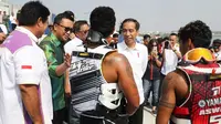 Presiden Joko Widodo didampingi Menteri Pemuda dan Olahraga Imam Nahrawi dan MenPUPR Basuki Hadimuljono, meresmikan venue Jetski