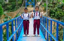 BRI Peduli Bangun Jembatan Gantung di Cianjur, Permudah Akses Sekolah hingga Kegiatan Ekonomi Warga