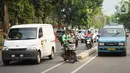 Pengendara sepeda motor memutar balik dan melawan arah di kawasan Lenteng Agung, Jakarta Selatan, Rabu (9/1/2019). Aksi nekat pengendara berpotensi menyebabkan kemacetan serta kecelakaan. (Liputan6.com/Immanuel Antonius)