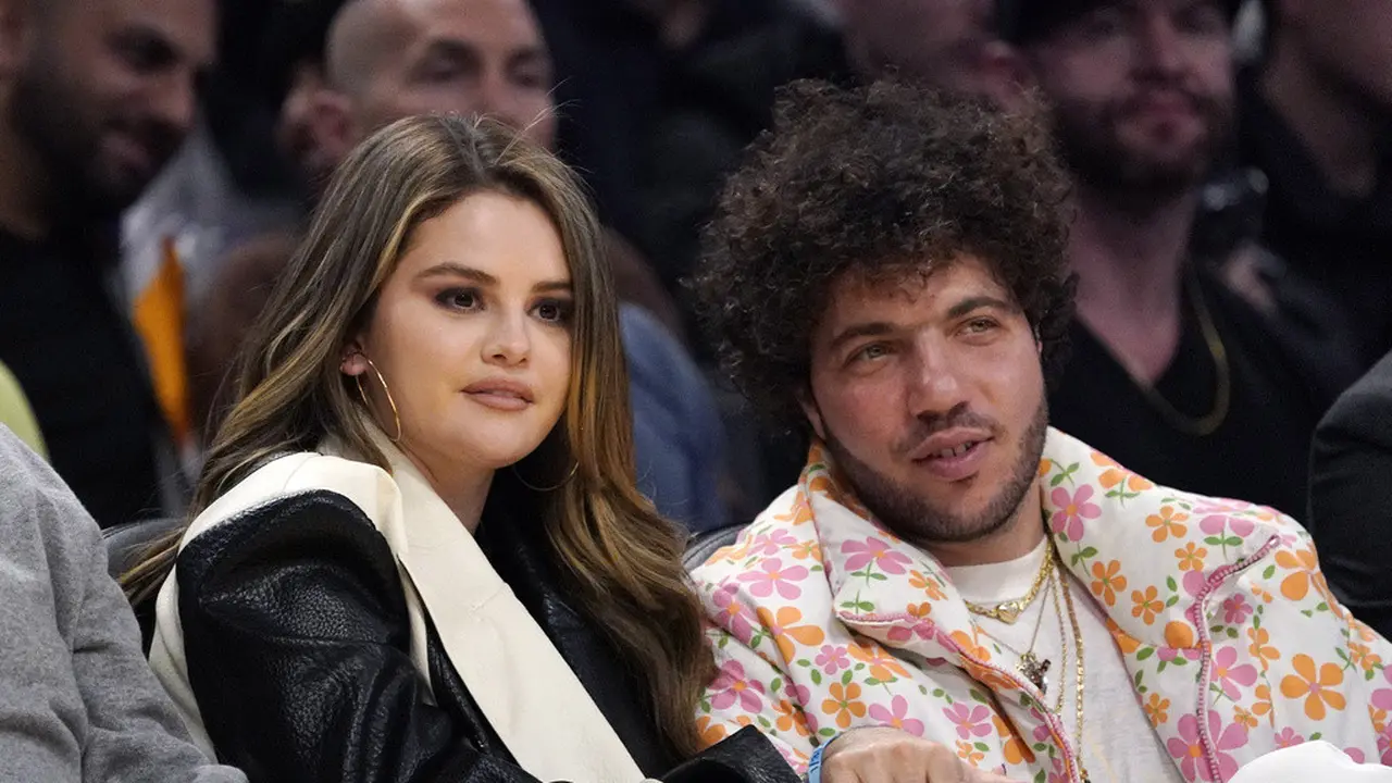 Selena Gomez dan Benny Blanco. (AP Photo/Mark J. Terrill)