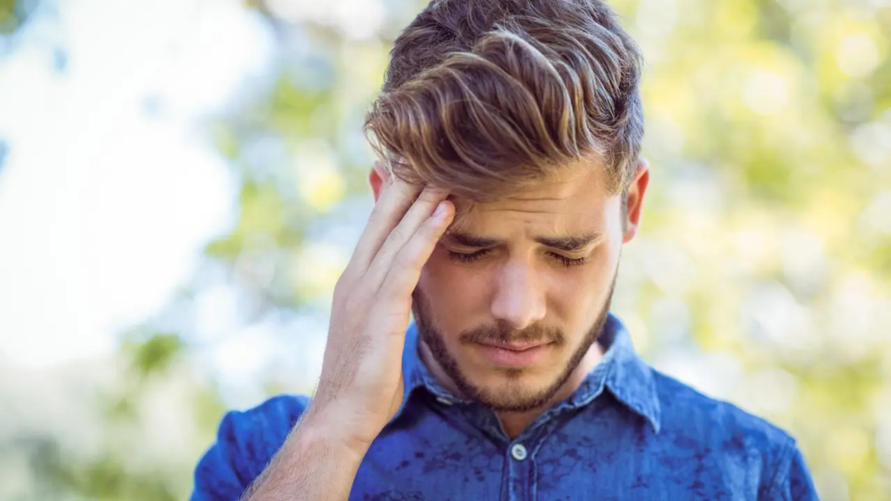 Penyebab Sering Sakit Kepala Saat Cuaca Terik dan Panas (wavebreakmedia/Shutterstock)