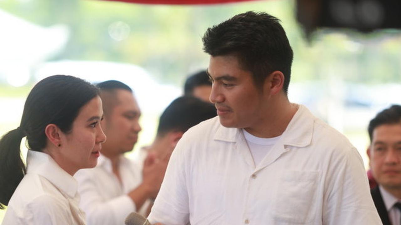 Penuh Haru, Momen Tabur Bunga Penuh Air Mata di Pemakaman Hotma Sitompul
