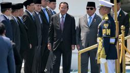 Prabowo dan Hun Sen dijadwalkan akan melakukan pertemuan bilateral beserta delegasi antara kedua negara. (BAY ISMOYO/AFP)