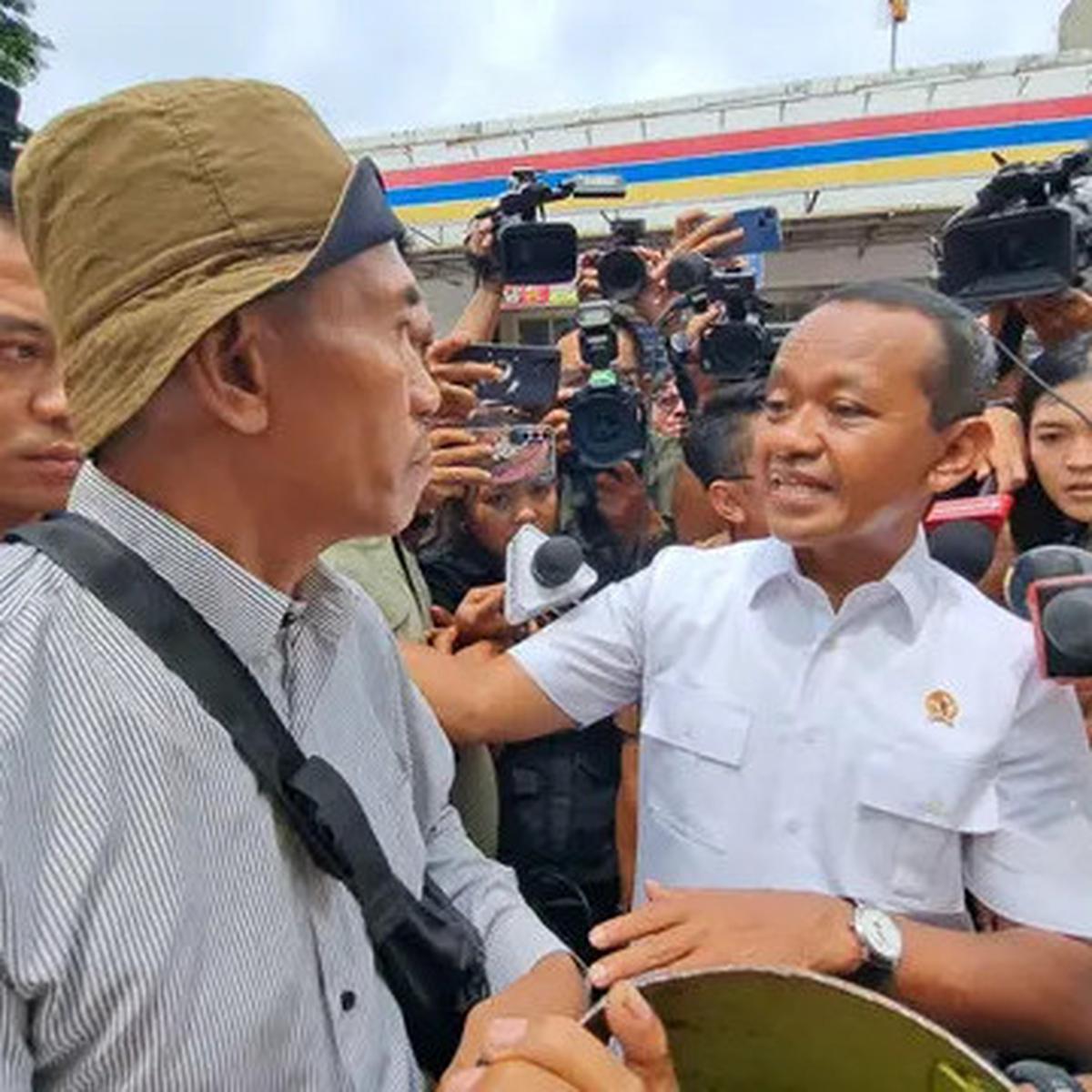 Warga Ngamuk di Depan Bahlil Karena Sulit Dapatkan LPG 3 Kg di Tangerang