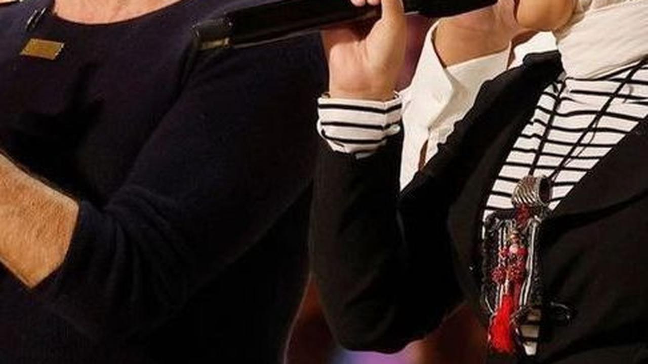 Simon Cowell sempat membocorkan bahwa dalam dalam result show nanti Putri akan berduet dengan seseorang.<br>