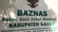 Kantor Baznas Garut, Jawa Barat berada di Komplek Islamic Center Garut, jalan Pramuka, Kec. Garut Kota. (Liputan6.com/Jayadi Supriadin)