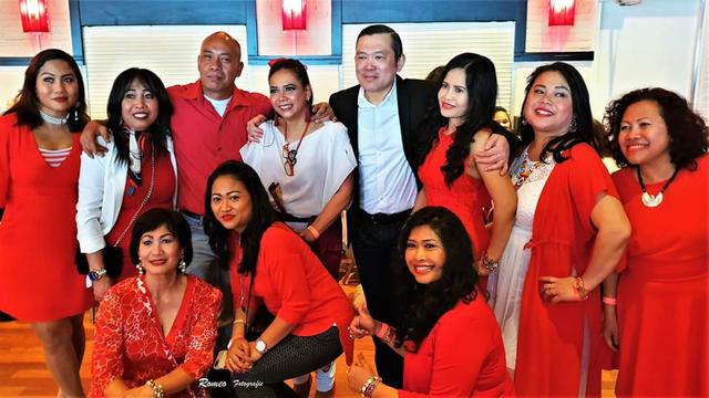 Anggota ILH yang turut memberikan bantuan kepada korban banjir. (Dokumentasi ILH)