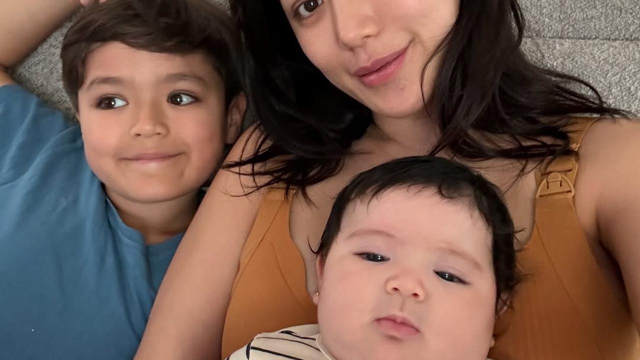 7 Potret Jessica Iskandar Selfie Bareng Baby Hagia, Ibu dan Anak Sama Cantiknya