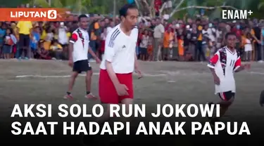 Main Bareng Anak-anak Papua, Presiden Jokowi Cetak Gol Solo Run