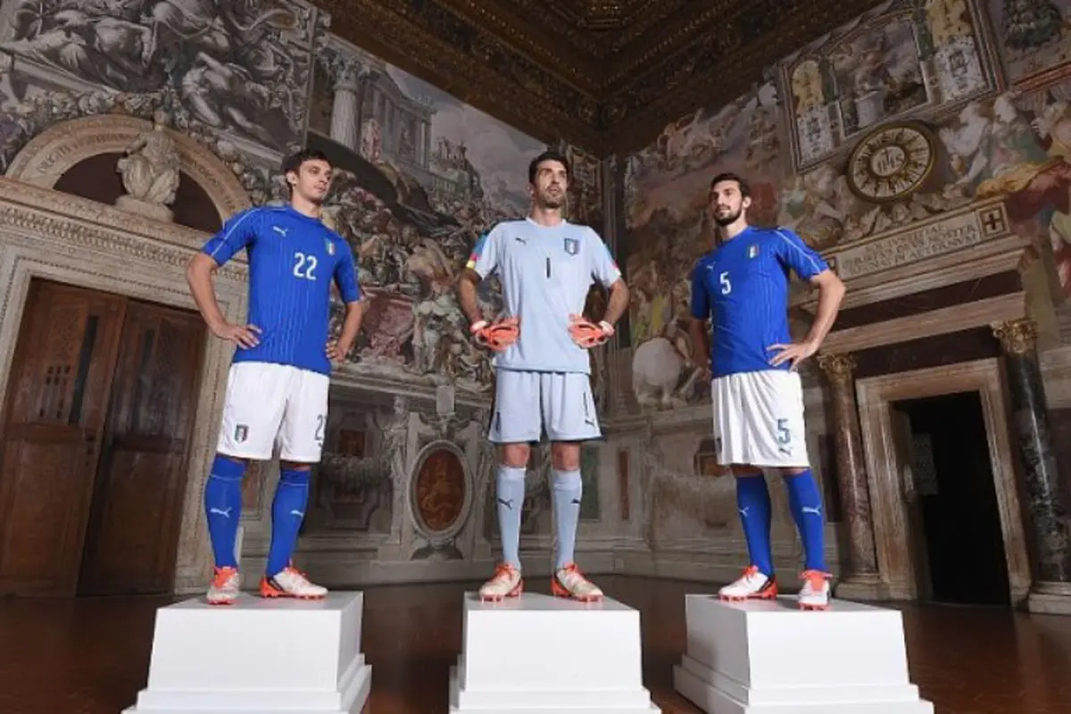 Jersey Baru Timnas Italia