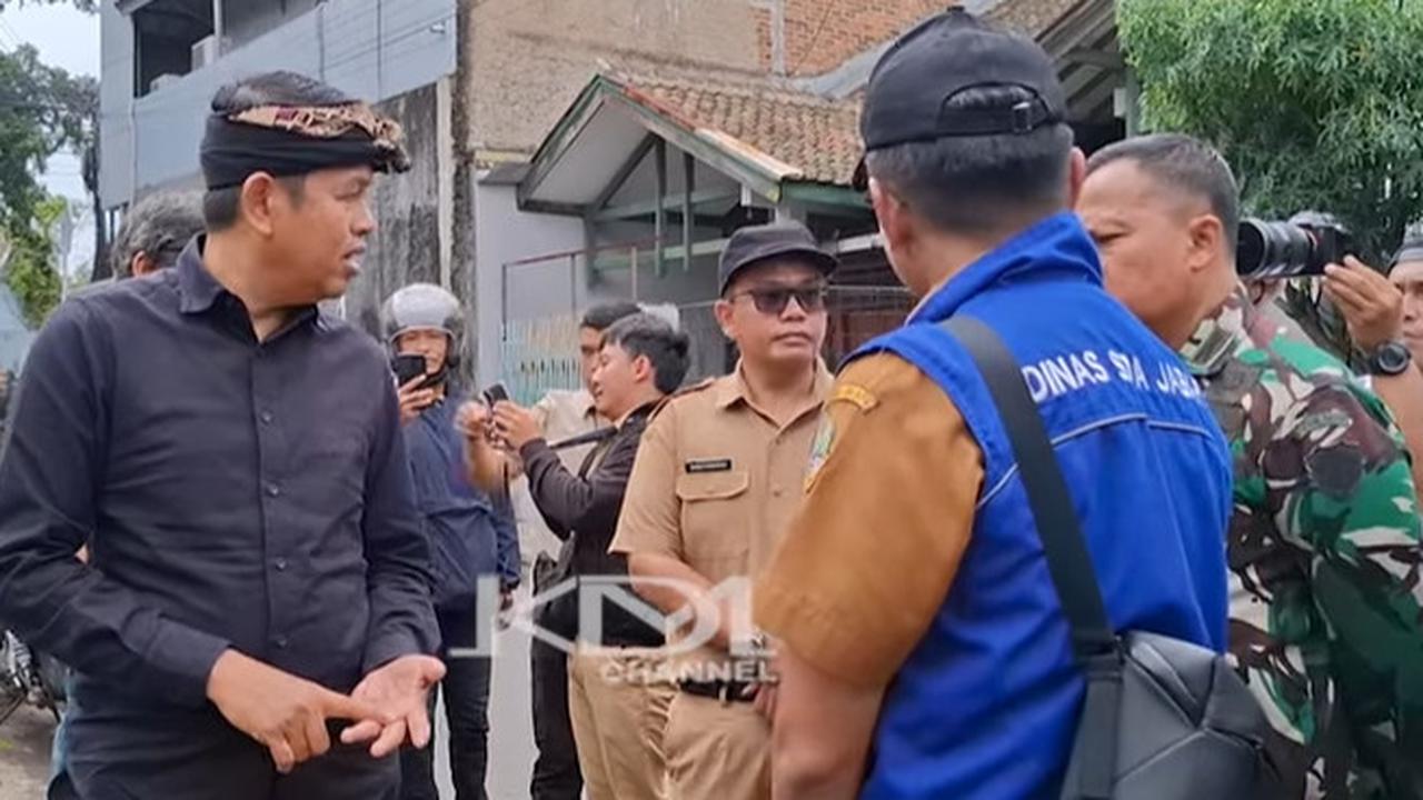 Geram Lihat Sampah Numpuk di Sungai Citarum, Dedi Mulyadi Langsung Turun Tangan Minta Banguan di Bongkar
