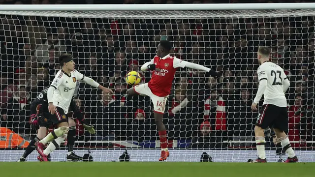 Foto: Eddie Nketiah Tampilkan Pertunjukan Terbaiknya di Panggung Big Match Liga Inggris, Jadi Pembuka dan Penentu Kemenangan Arsenal atas MU