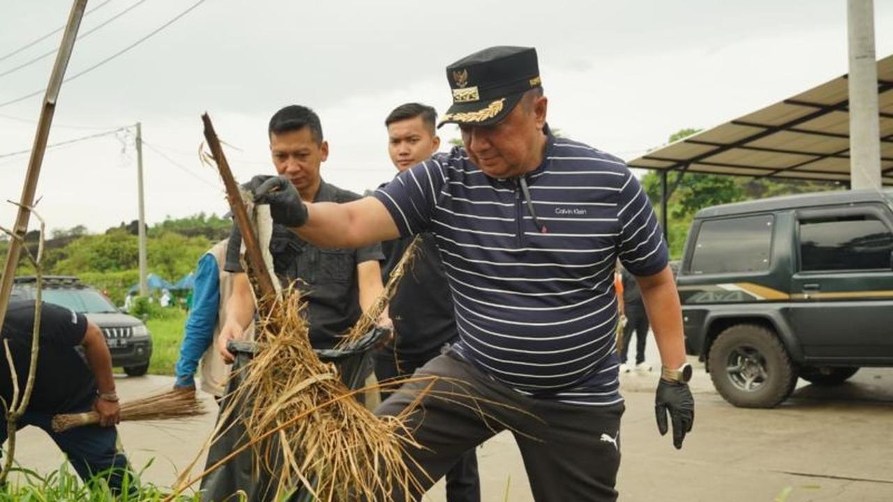 Aksi Bersih-Bersih Garut: Ratusan Orang Pungut Sampah di Jalur Wisata Wujudkan Lingkungan Bersih