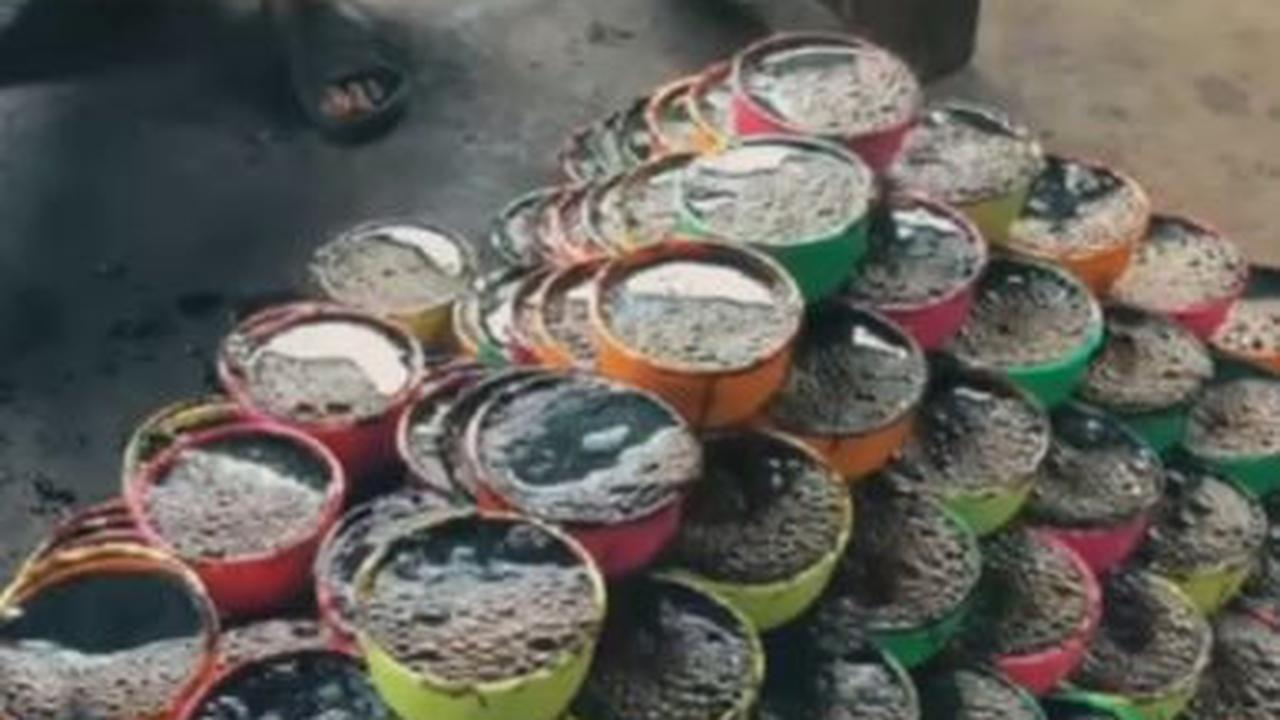 Cincau Lestari asli Pacitan memiliki ciri khas kenyal, lembut dan menyehatkan pencernaan. Sehingga cocok menjadi menu berbuka puasa.