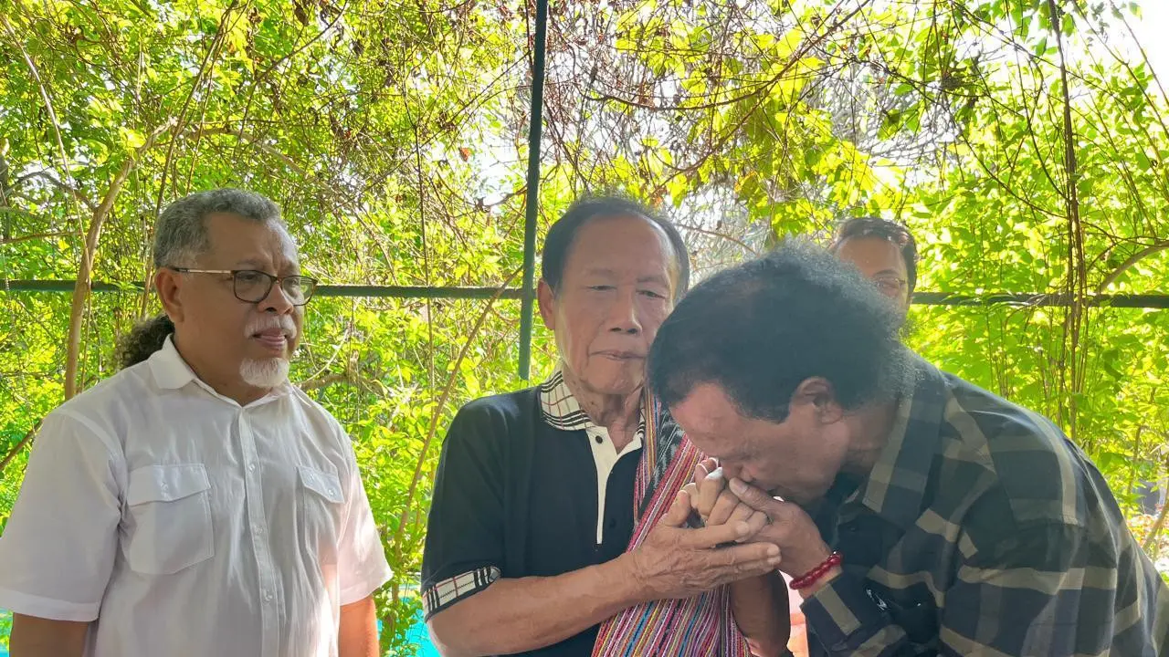 Ketua Umum GRIB Jaya Hercules Rosario Marshal bertemu Jenderal TNI (Purn) Sutiyoso di kediamannya di kawasan Cibubur, Jakarta, Rabu (28/5/2025) (Istimewa)