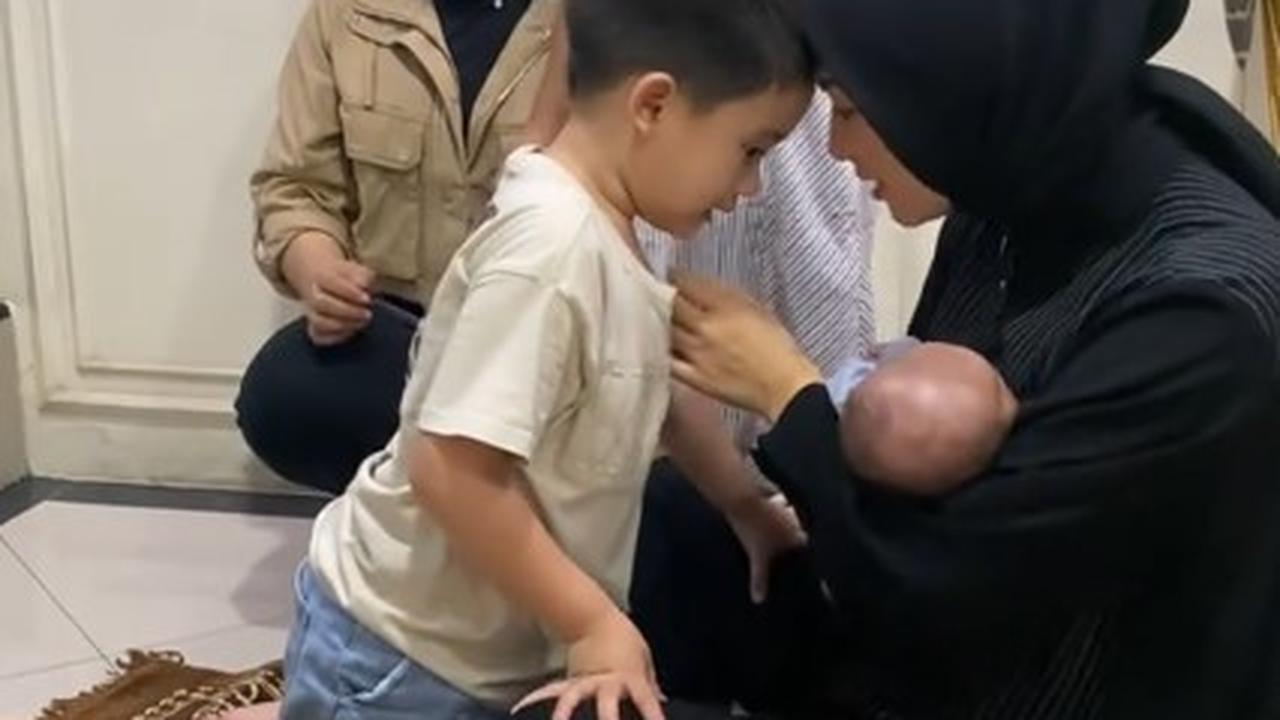 Momen Athar Anak Citra Kirana Pengin Punya Adik, sampai Merengek Minta Anak Kerabat Dibawa Pulang